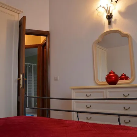 Villa Trilocale 4 Posti Letto Vista Mare Fli-Ros01