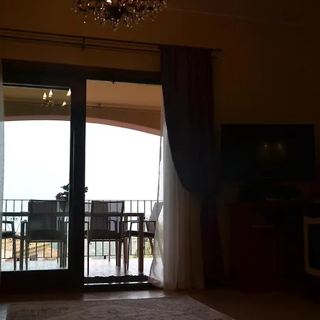 Trilocale 4 Posti Letto Vista Mare Fli-Ros01 *